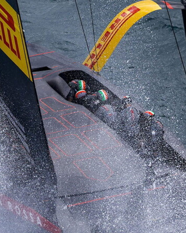 Caravela Luna Rossa Pirelli and her team during competition.