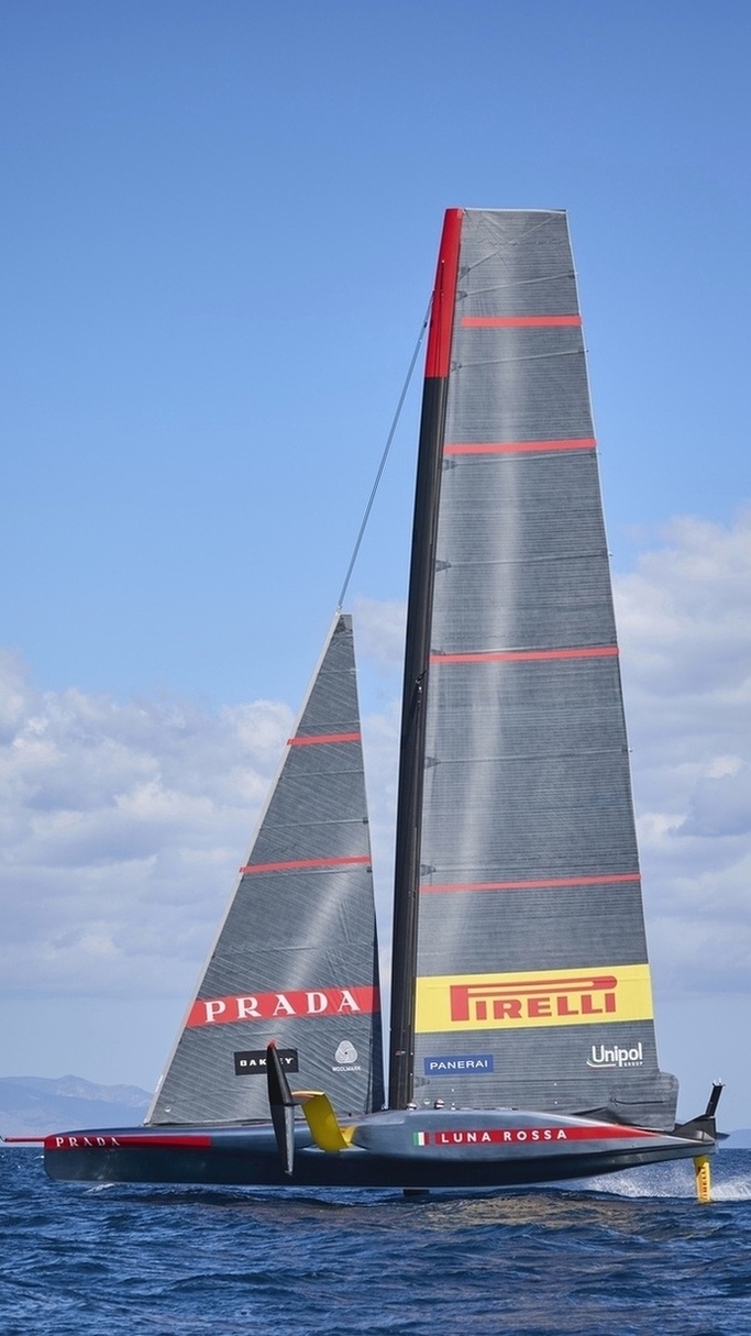 Close-up of the rear of the caravel Luna Rossa.