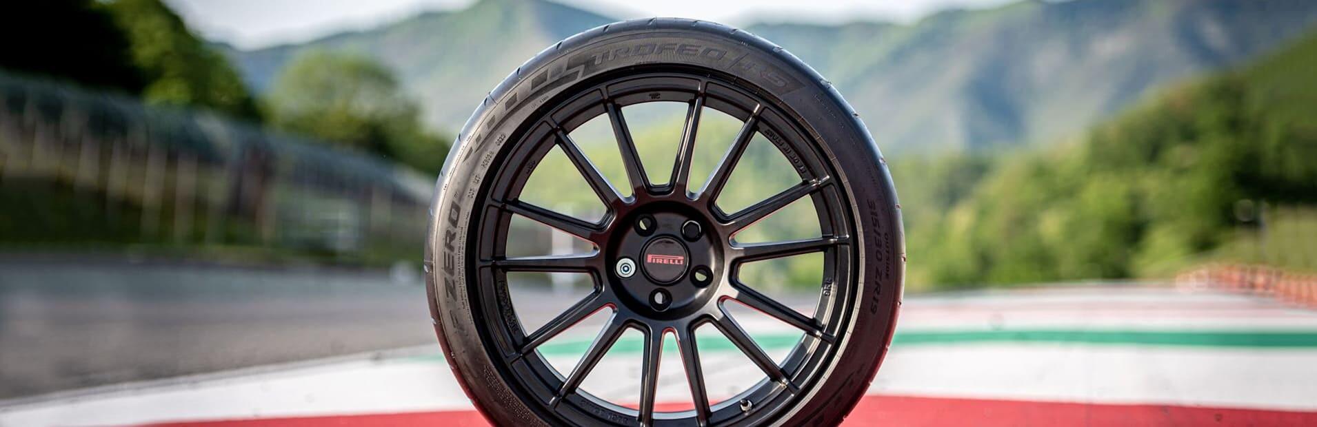 Pirelli P Zero Trofeo RS, the new semi slick born on the track