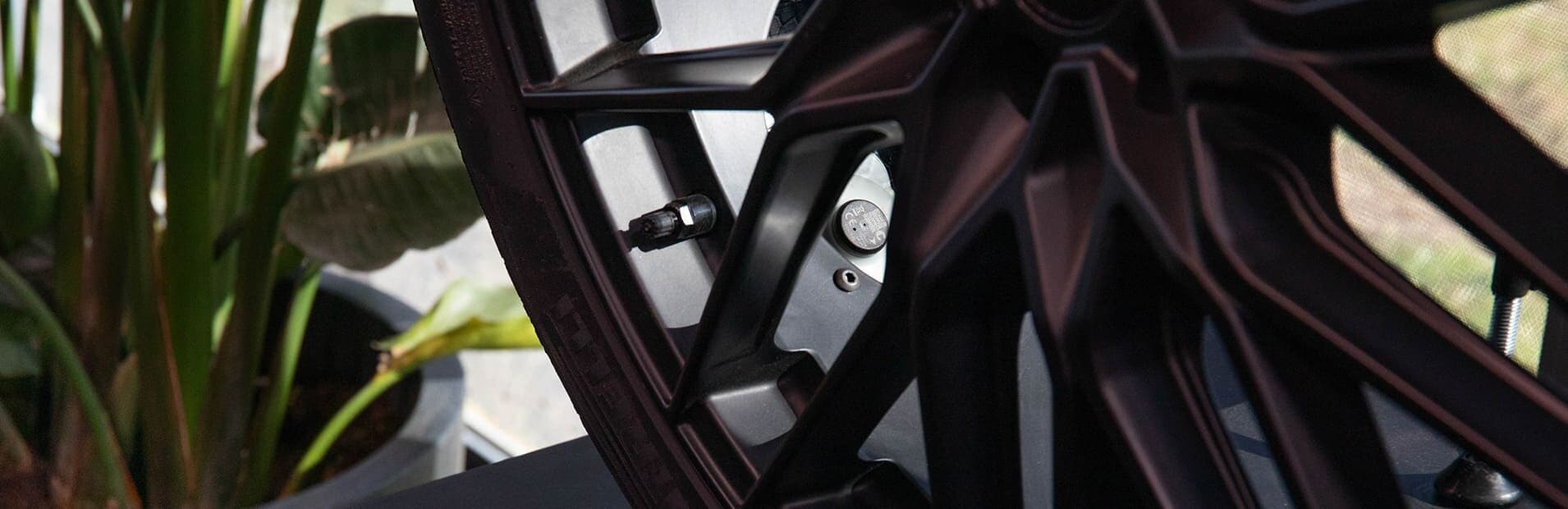 Aston Martin to adopt Pirelli Cyber™ Tyre technology