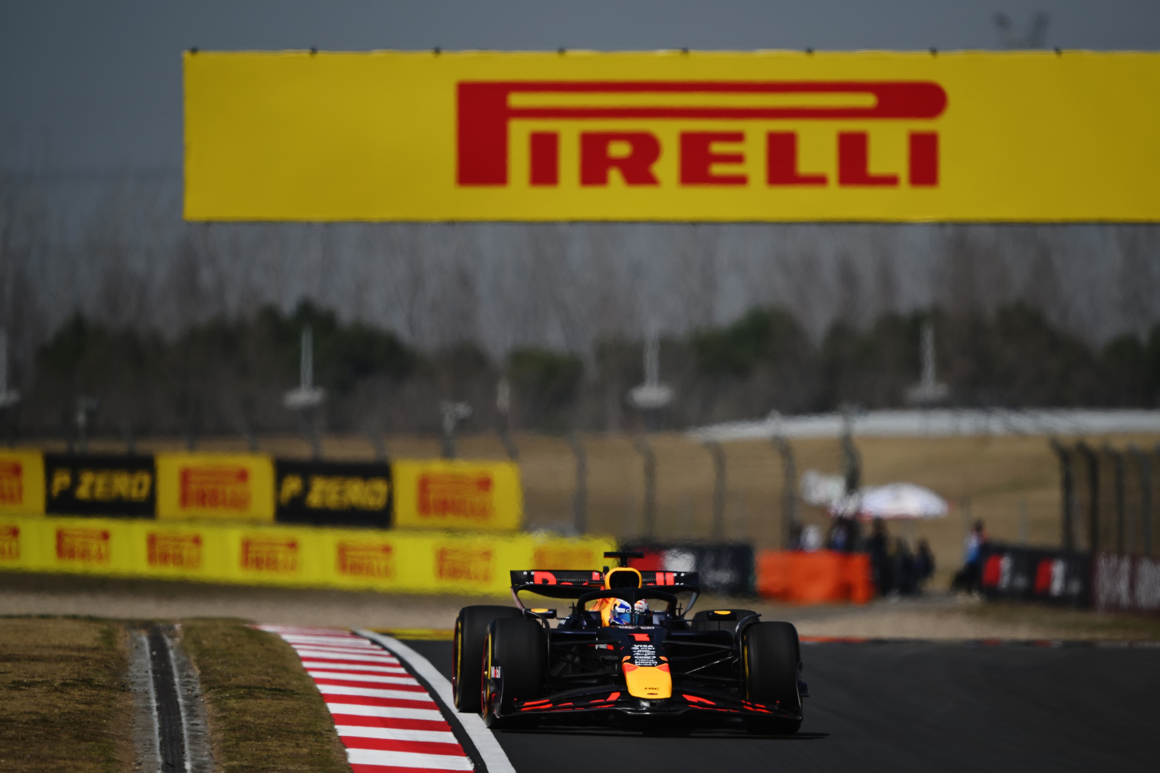 maxverstappen-redbullracingrb21