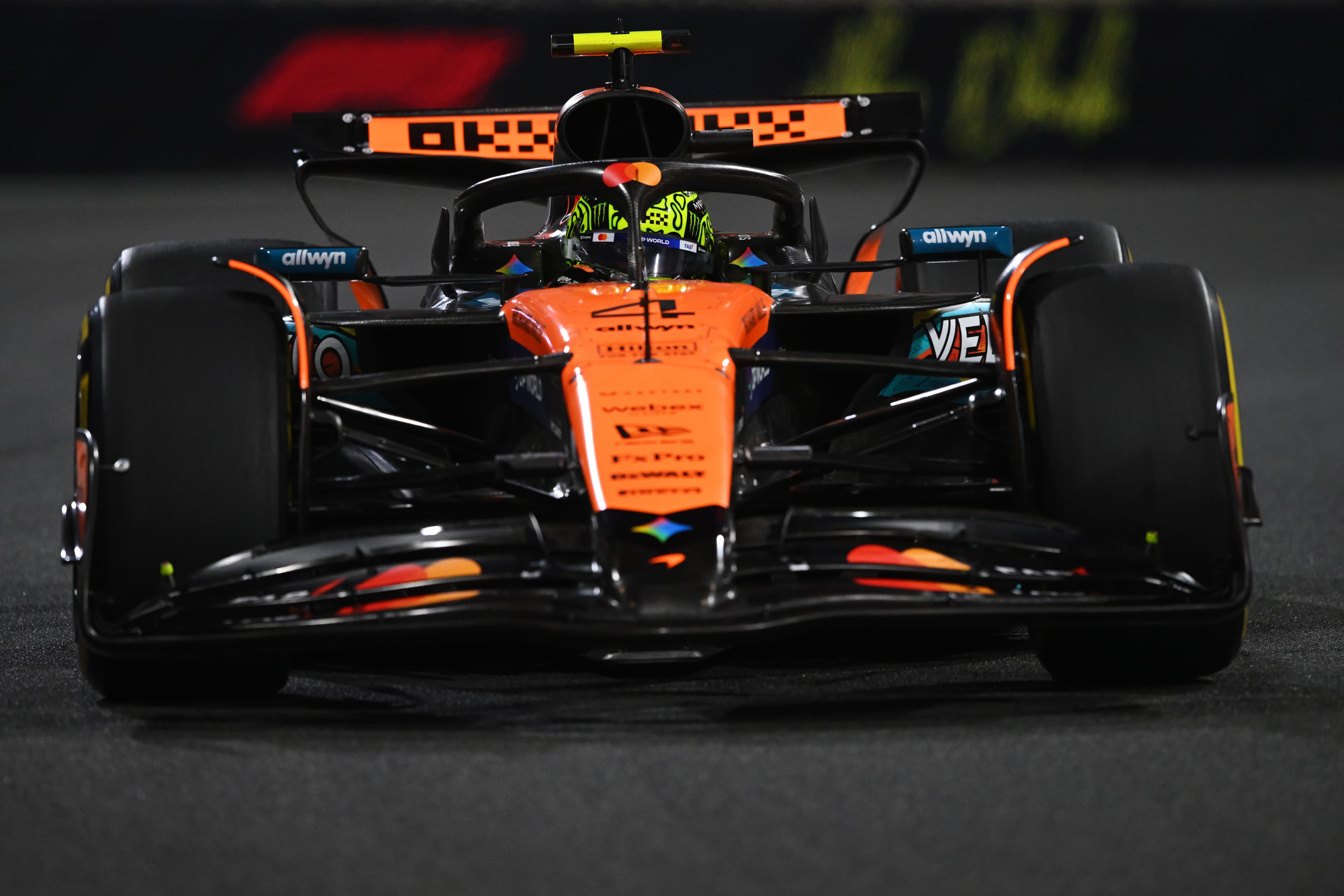 landonorris-mclarenmcl39